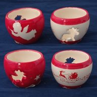   Kerámia mécsestartó mikulás-angyal gömb 6cm piros-fehér