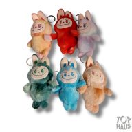 Labubu színes plüss kulcstartó