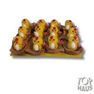 Húsvéti csibe kosárban 