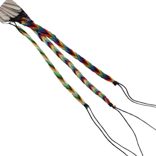 Fonott karkötő színes