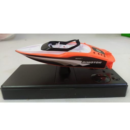 Távirányítós Versenyhajó